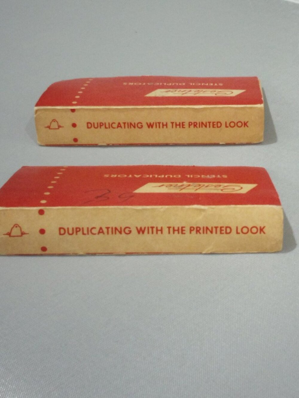 Mid-Century (1950s/60s) - Gestetner Advertising Golf Tees - Orange Translucent - Picture 16 of 16